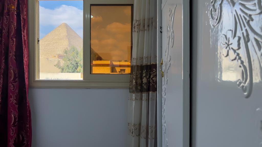 Pyramids View, * Kairo