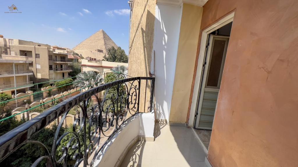 Pyramids View, * Kairo